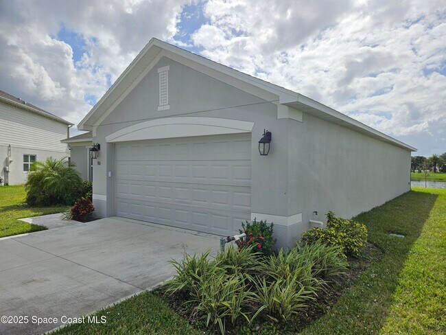 Photo - 586 Cooper Ct
