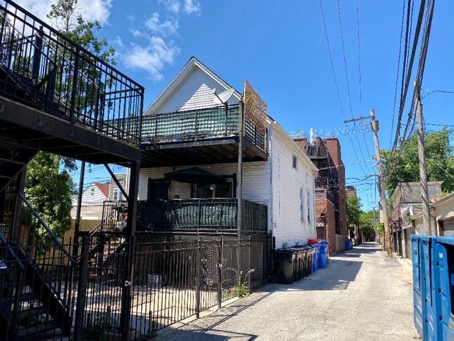 Photo - 1214 W Nelson St Unit CH