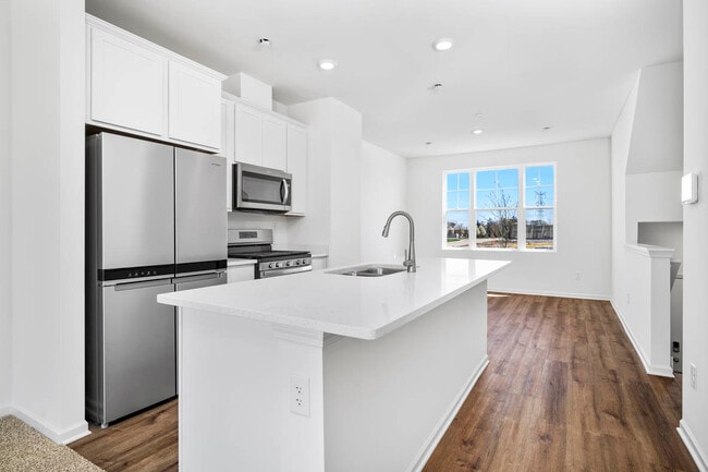 Photo - 2020 Yellowstone Blvd