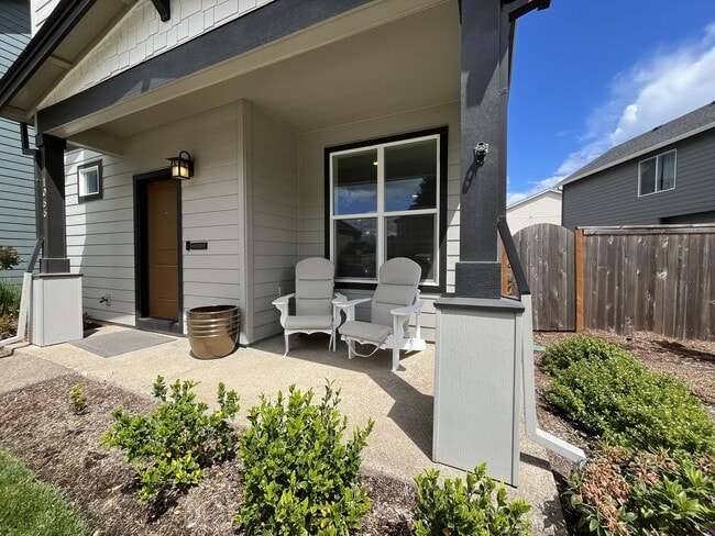 Photo - Spacious Modern Home with Open-Concept Living, Elegant Interior Features & Attached Garage