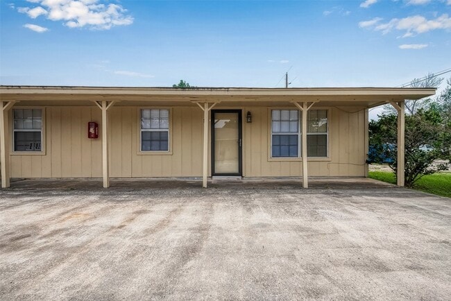 Building Photo - 8430 Round Rock Dr Unit 8