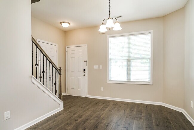 Photo - 105 Oakdale Ave