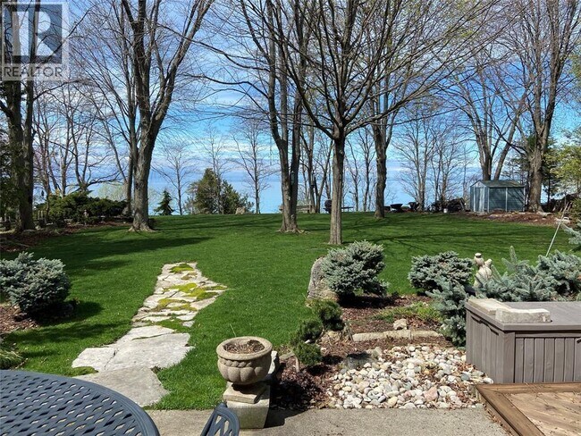 Photo - 3538 Queen St