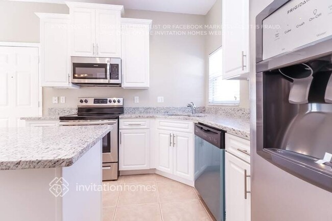 Photo - 7136 Lake Eaglebrooke Way