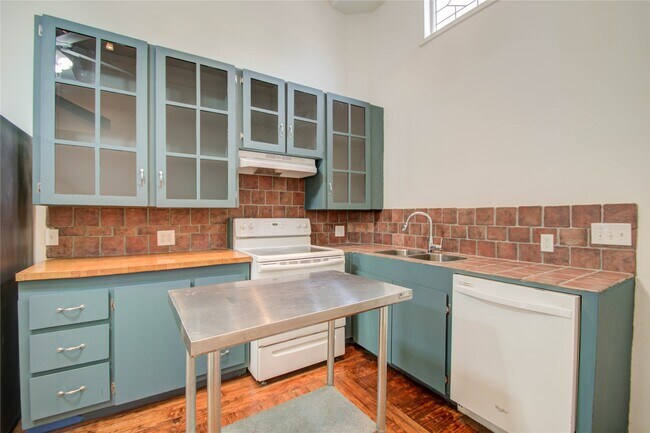 Photo - 5311 Palmetto St Unit True