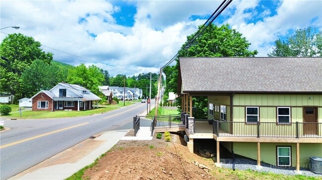 Photo - 300 N Jefferson Ave