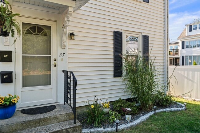 27 Highland St