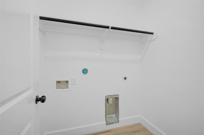 Photo - 8410 Sunnyhill St