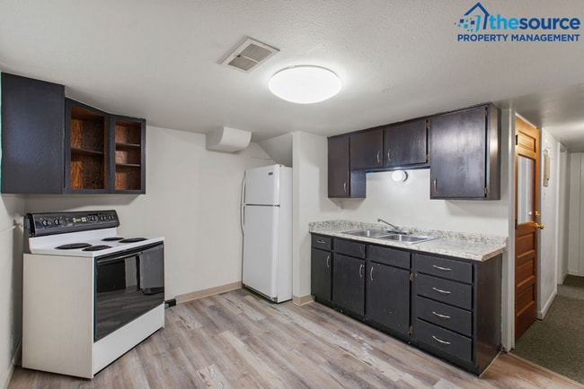 Photo - Central Air! Students Welcome! 2 Bedroom Basement Apartment next to Frasier Hall.