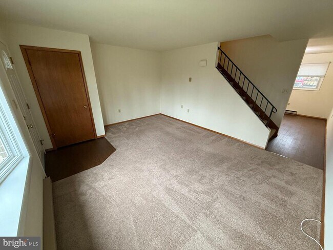 Photo - 114 W Vine St