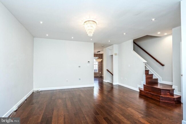 Photo - 44179 Paget Terrace