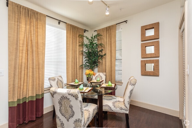 2BR, 2BA - 1150SF "Prescott" Dining Room
