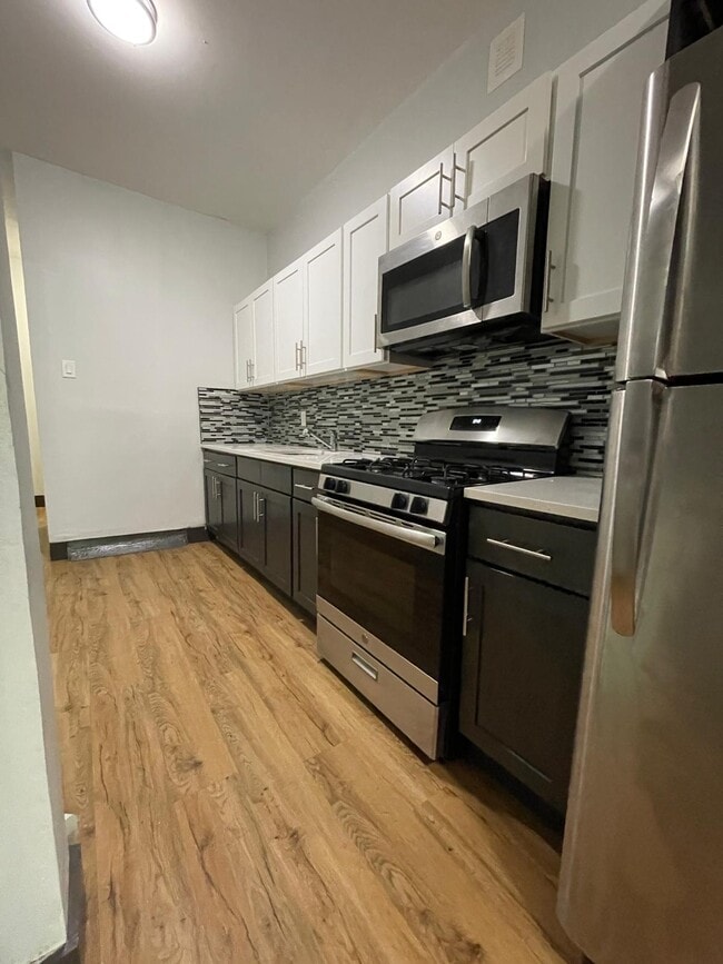 182 Ocean Ave 2L - 180 Ocean Ave Unit 3R