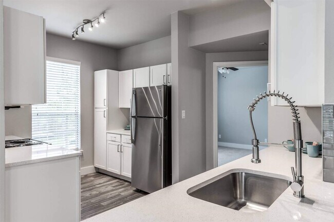 Photo - 19100 Glenwest Dr Unit 210