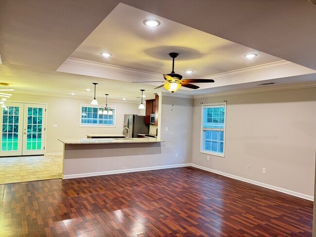 Photo - 205 Laramie Circle