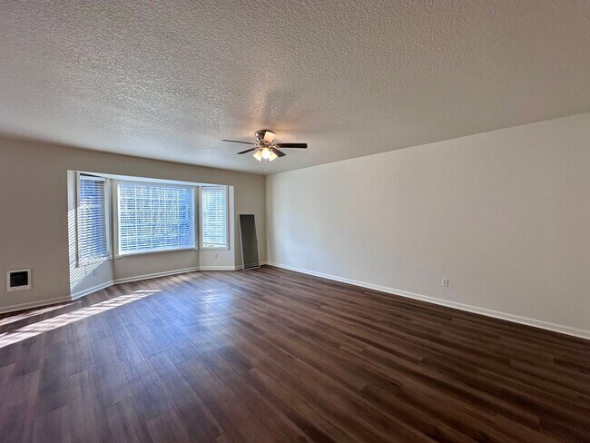 Photo - Spacious Condo in Downtown Gresham - Near MAX! Unit 713