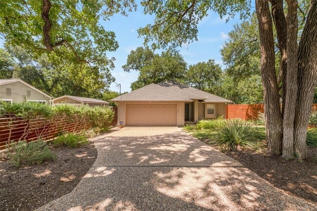 Photo - 1621 Maggie Mayes St