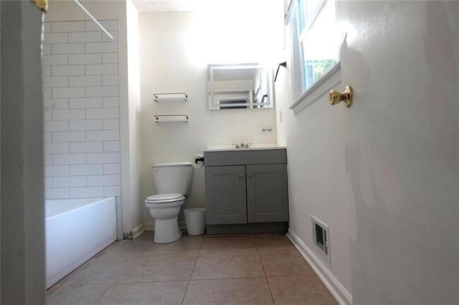 Photo - 3820 Menloe Way