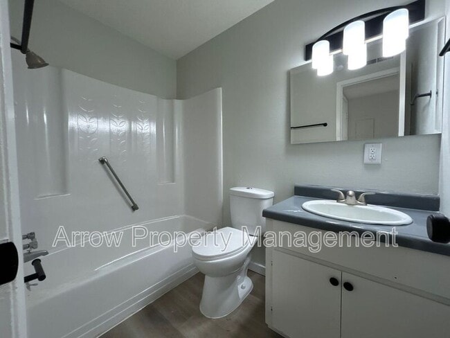 Photo - 1010 N 16th St