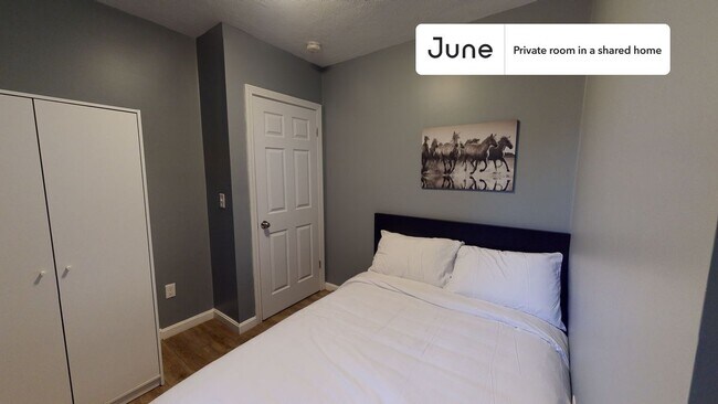 Room in Shared 3 bed/1 bath home in North End
