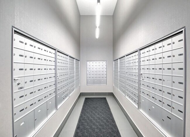 Photo - Beautiful Executive 1 Bedroom/1 Bathroom C... Unit 1205