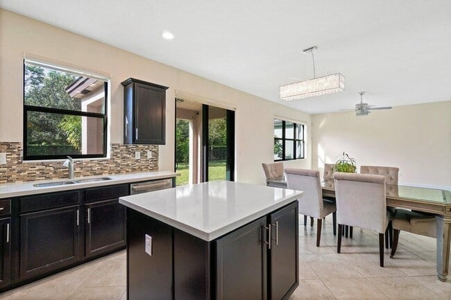 Photo - 5643 Sandbirch Wy