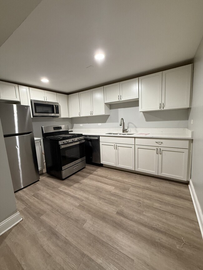 Photo - 3840 W Fillmore St Unidad G