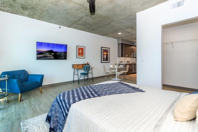 Building Photo - The Gallery on Fifth