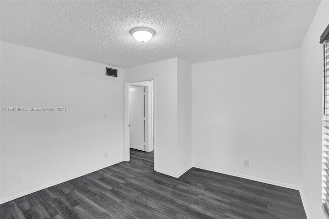Photo - 4211 NW 19th St Unit LIKE NEW CONDO