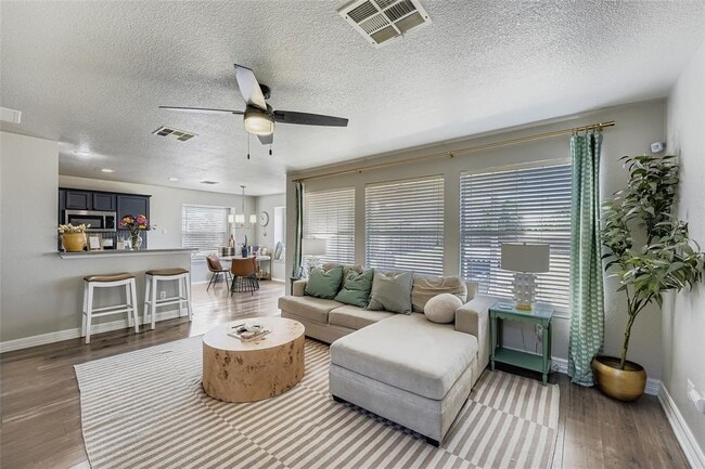 Building Photo - 1505 Tea Leaf Dr