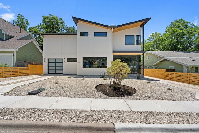 Photo - 909 Payne Ave