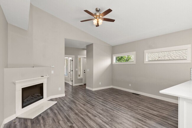 Photo - Beautifully Remodeled 3 Bedroom in Gresham...