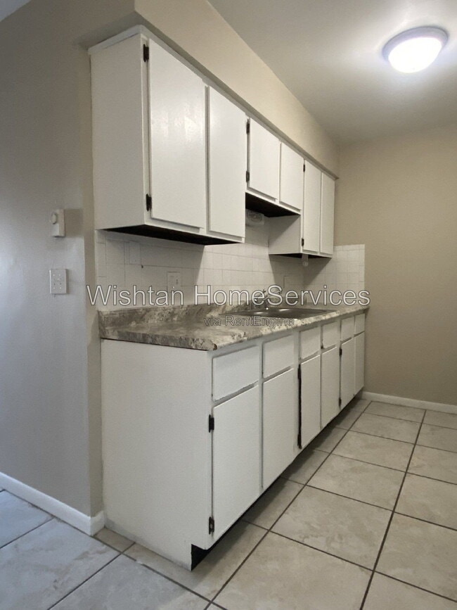 Photo - 201 Charleston Blvd Unit 2