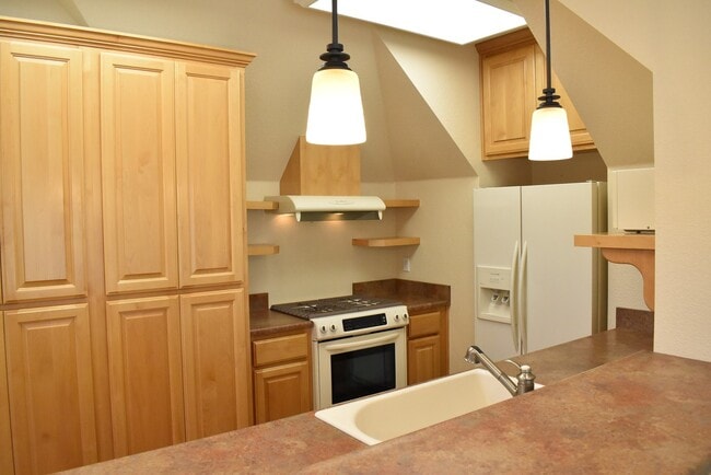 Photo - 400 Davis St Unit 1