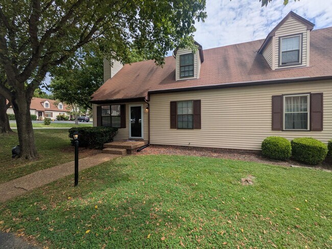 Building Photo - 1107 Quail Ct W