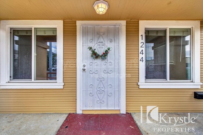 Photo - 1244 Georgia St