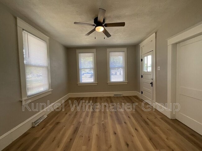 Photo - 106 E Phillips St