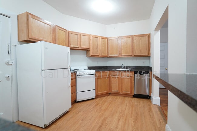Photo - 1589 Beacon St Unidad 4