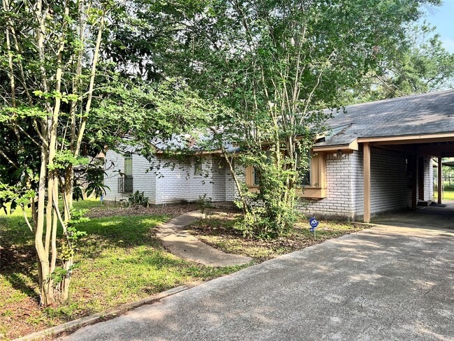 Building Photo - 9157 White Oak Dr