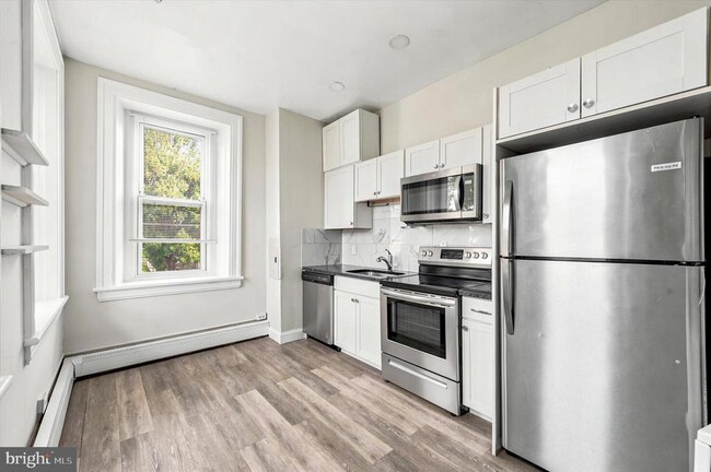 Photo - 222 Henderson Ave