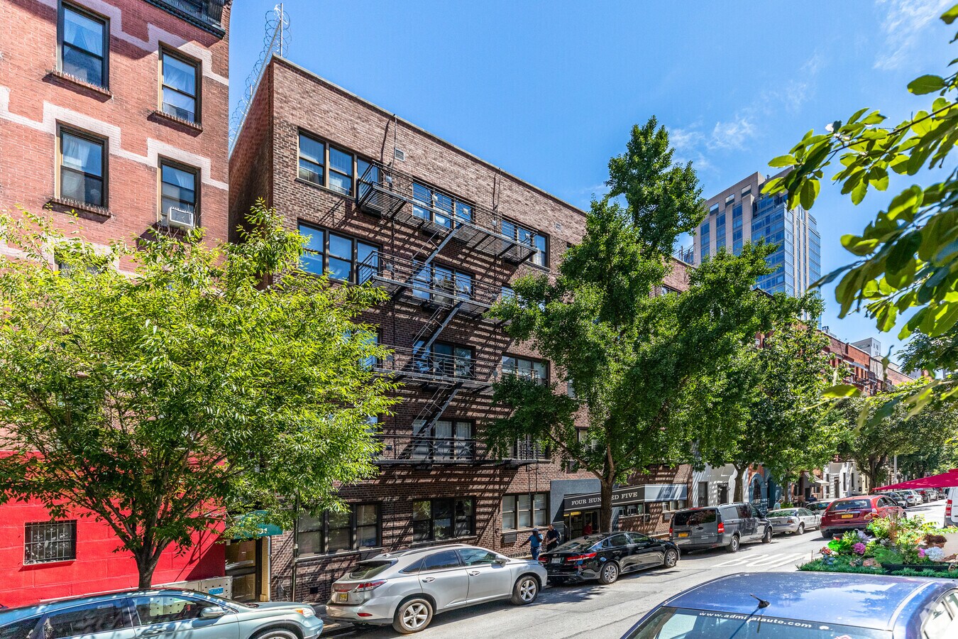 Photo - 405 E 82nd St