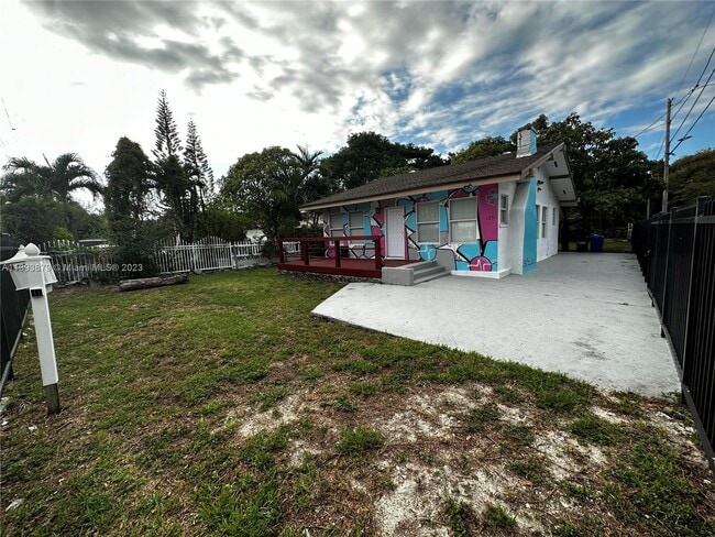 Building Photo - 105 NW 31st St Rental