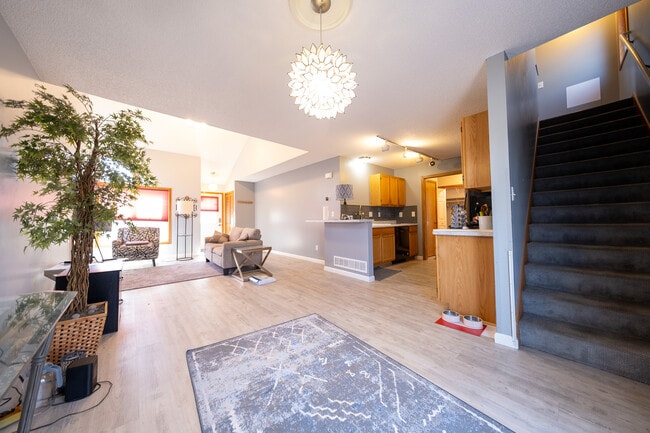 Photo - 1039 Fillmore Cir NE