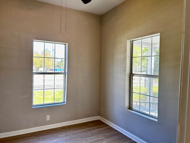 Photo - 721 N Texas St