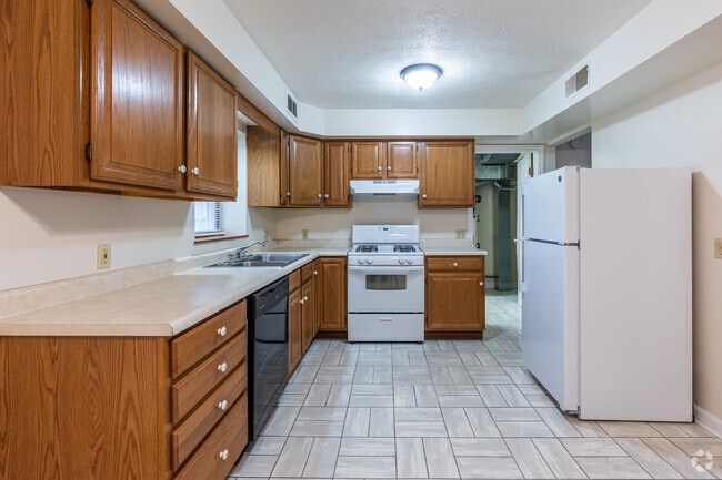 2BR, 1.5BA - 850SF - Kitchen