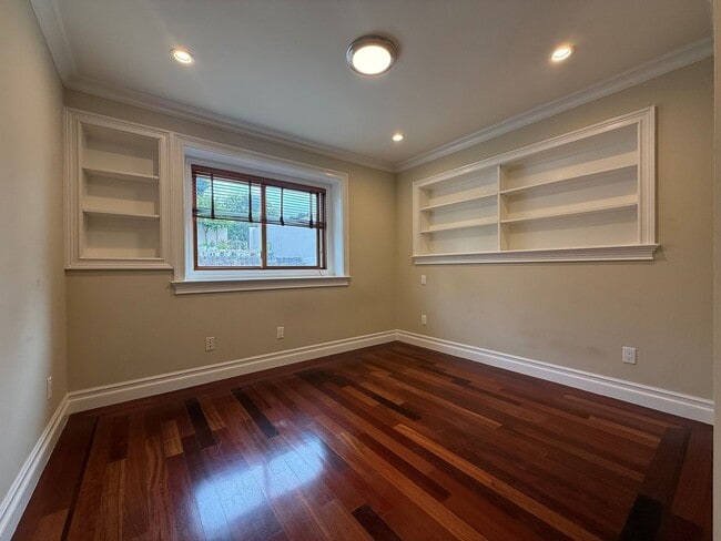 230 Urbano Dr Unit B