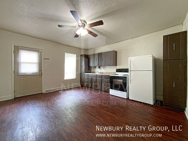 Photo - 37 Hickory St