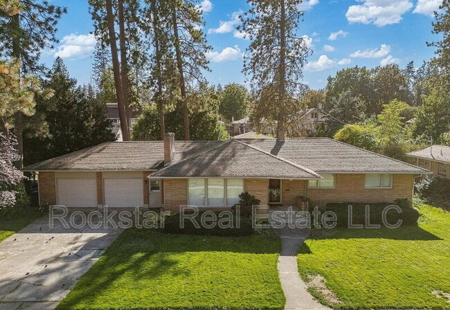Photo - 1110 E 28th Ave