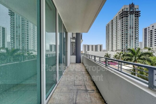 Photo - 350 NE 24th St Unidad 509