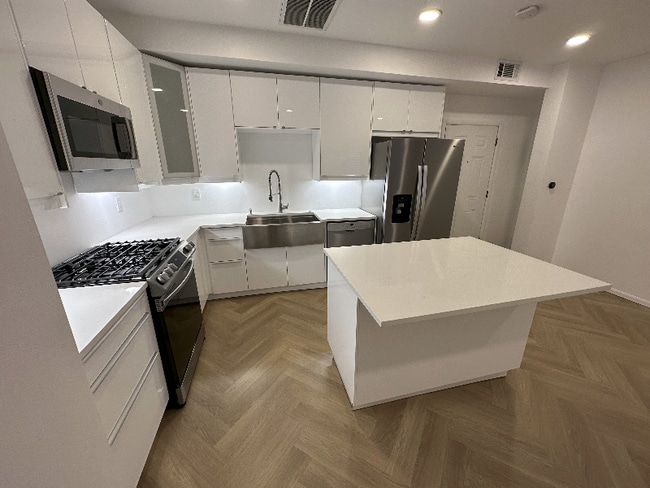 Photo - 1119 Poinsettia Dr